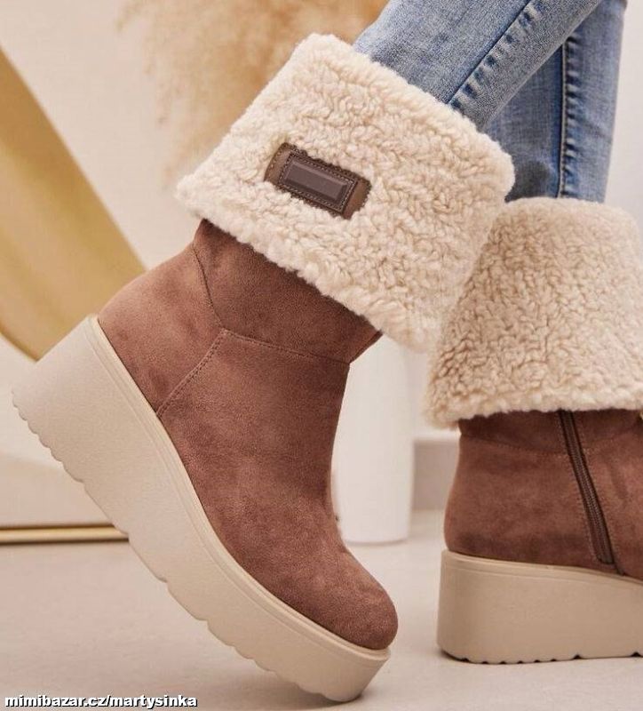 Zimní kozačky na klínku ZIMA 2025/26