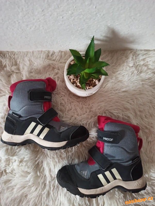 Dívčí nepromokavé zimní boty Adidas Vel.33