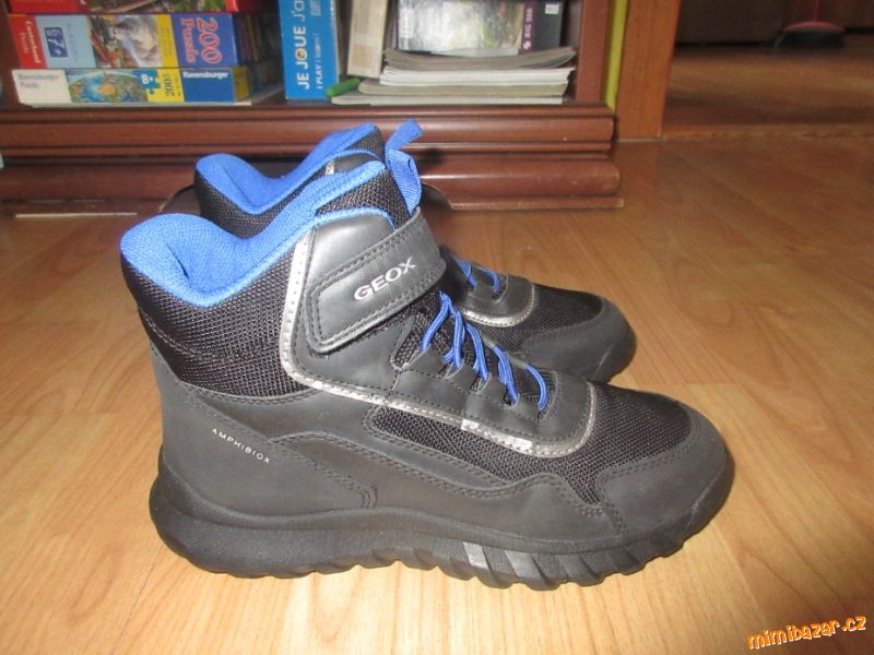 kotníkové nepromokavé boty