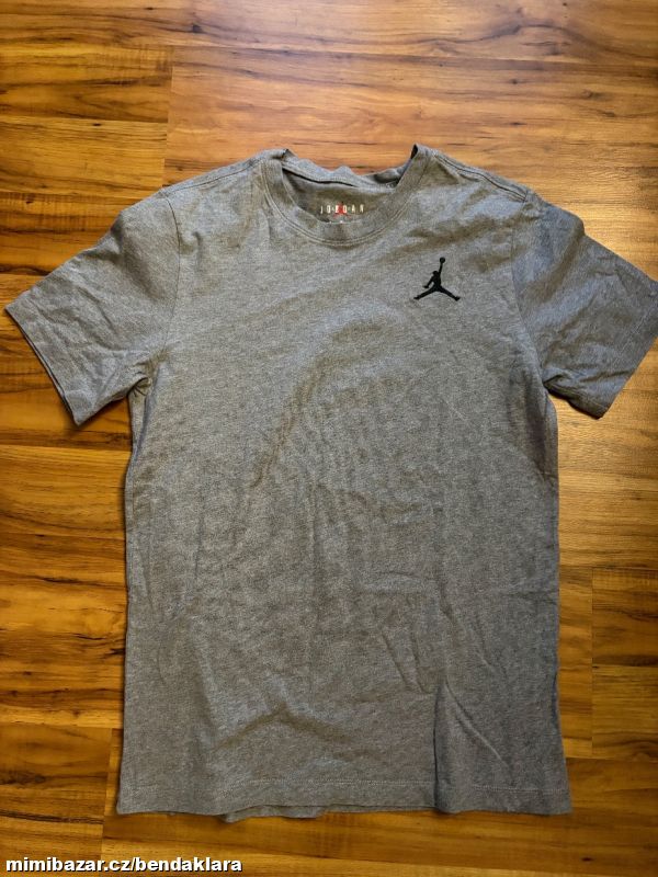 Šedé tričko Jordan M