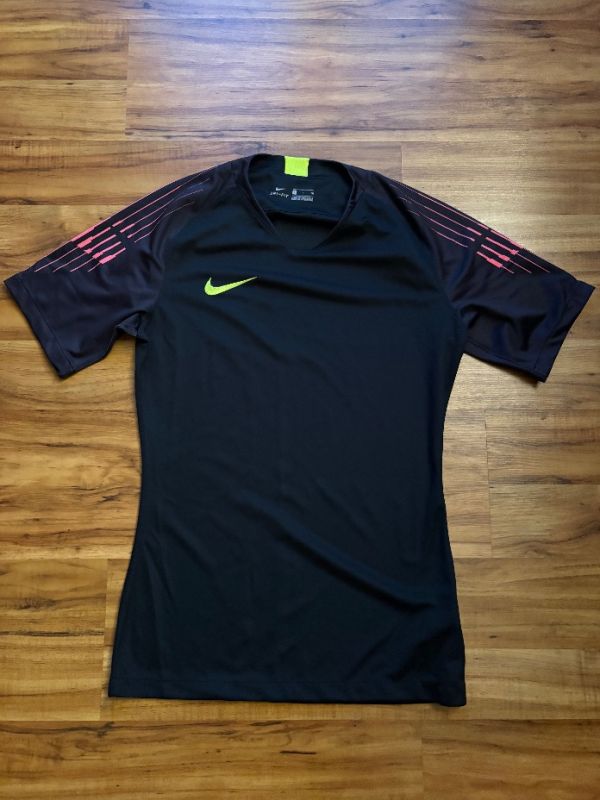Funkční triko dri fit Nike S
