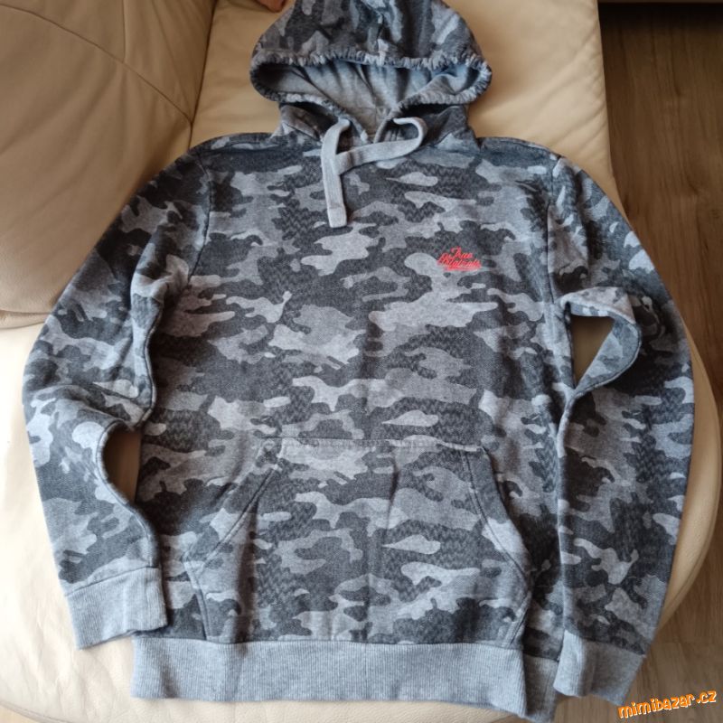 Mikina s kapucí
