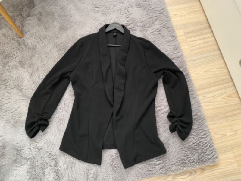 N”ové černé sako ❤️