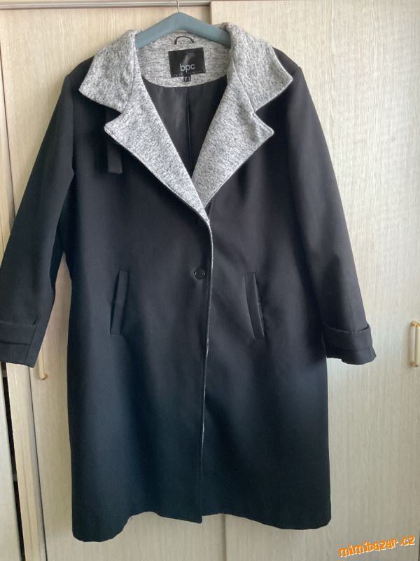 Černý kabát dámský 54. - 56