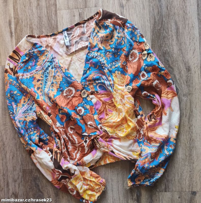 MODNÍ HALENKA S PŘEKLADEM 42