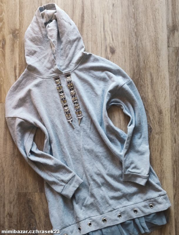 DELŠÍ MIKINA S TYLEM 40