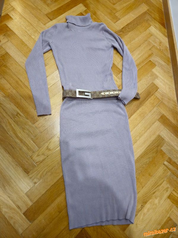 Dlouhé šaty s rolákem Reserved