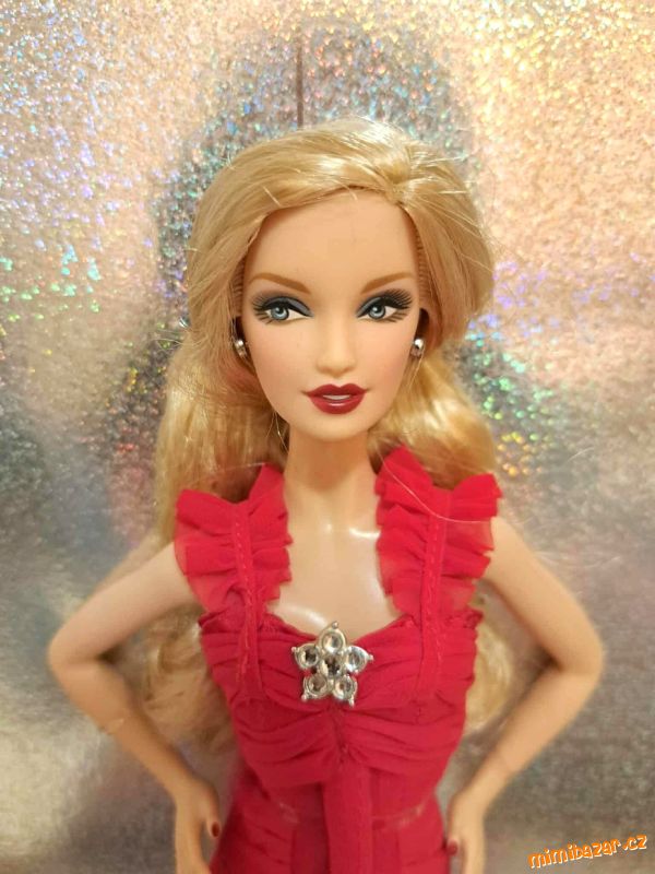 Na prodej sberatelska Barbie Go red for women