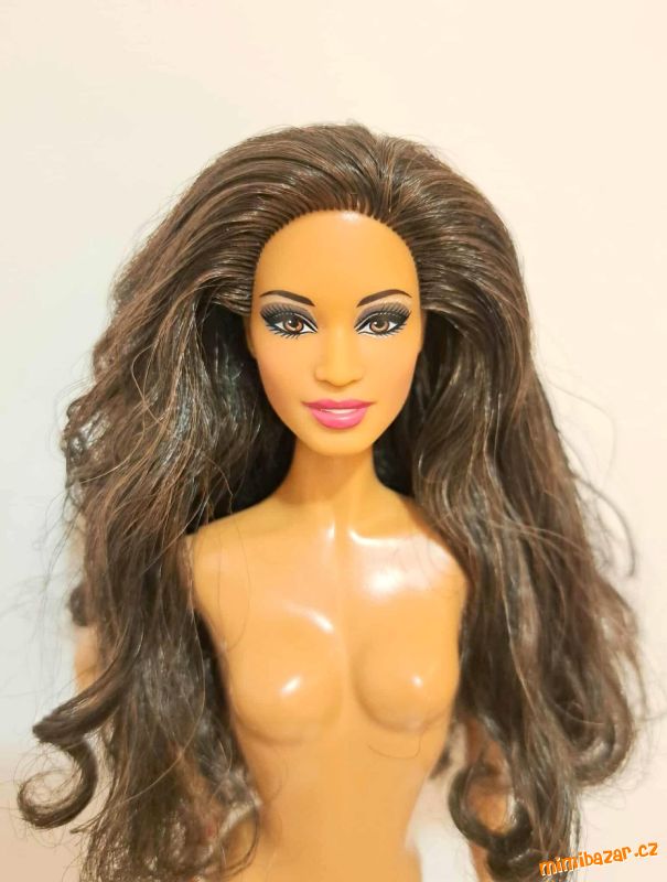 Na prodej sberatelska Barbie Holiday 2013 AA