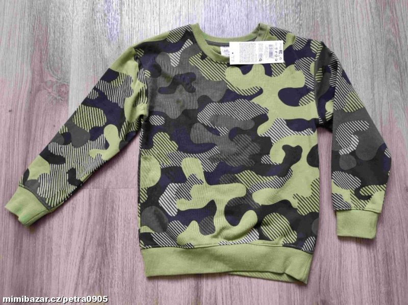 Chlapecká mikina maskáčová zateplená 122/128