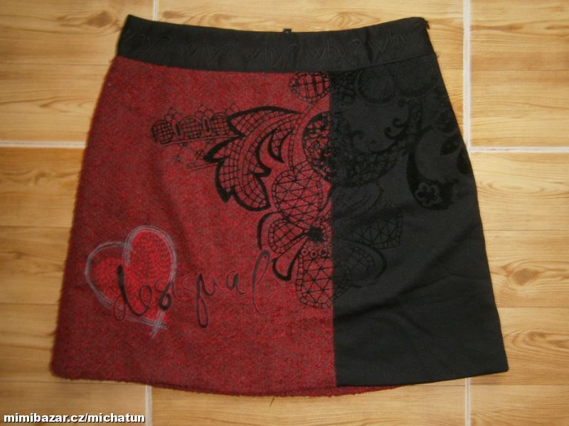 Parádní sukně značky DESIGUAL, vel.40