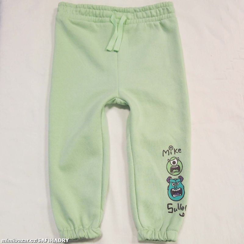 L282. Světle zelené tepláky