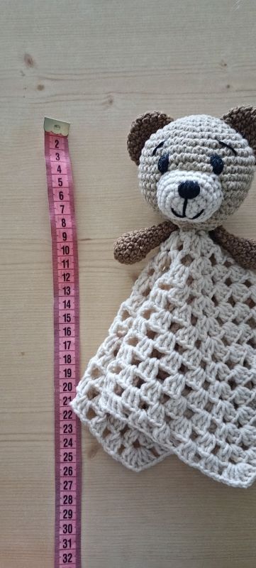 Háčkovaný usináček medvídek