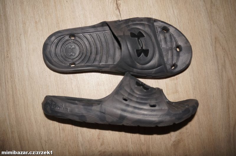 Under Armour pantofle vel.38