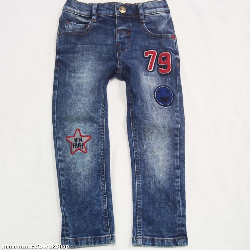 L327. Rifle s nášivkami