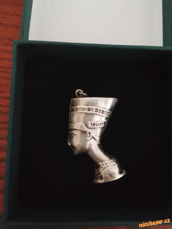 Stříbrný přívěsek Nefertiti