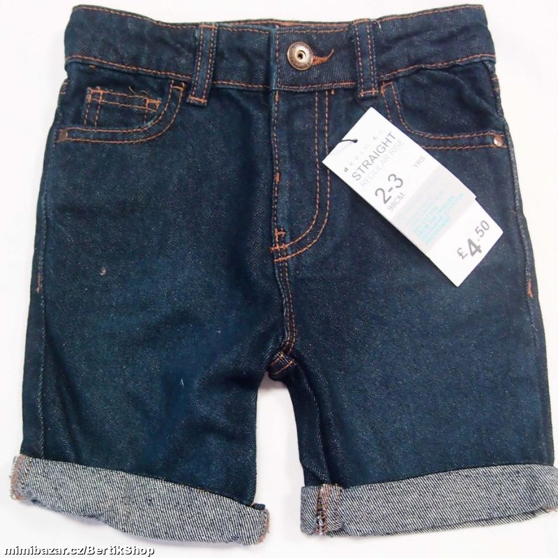 U48. Tmavě modré kraťasy