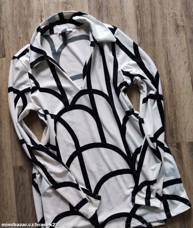 DELŠÍ MODNÍ HALENKA 40/42