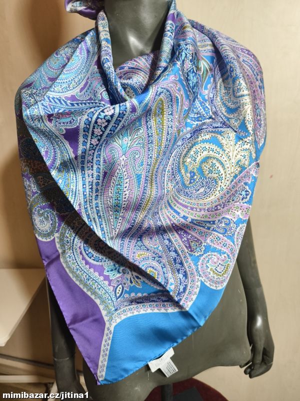 Luxusní hedvábný šátek elegance Paris