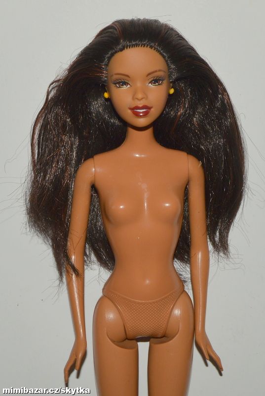  + + + PANENKA BARBIE - CHRISTIE + + + 