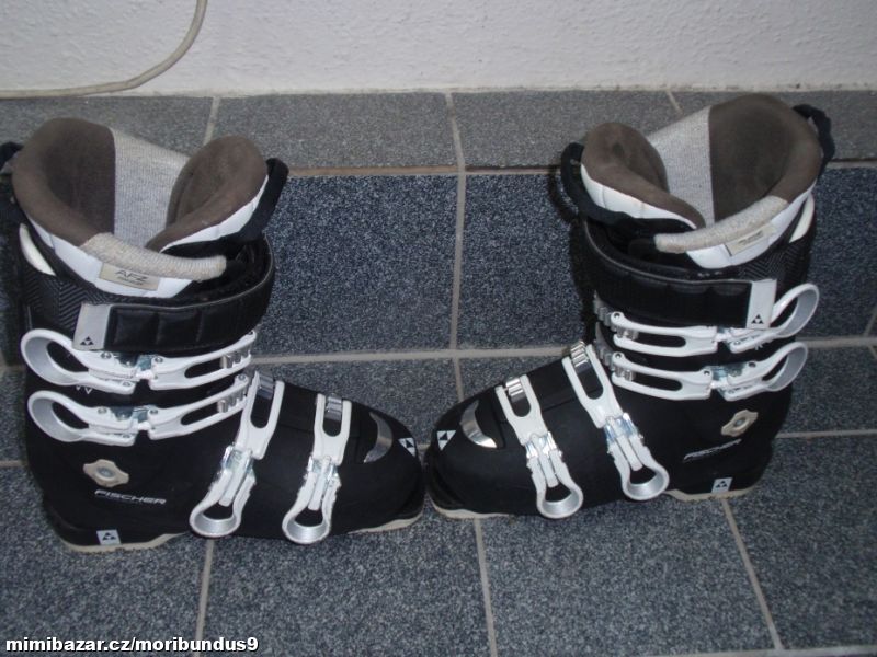 SUPER DÁMSKÉ VEL.38, 5 LYŽÁKY PŘEZKÁČEE FISCHER RC