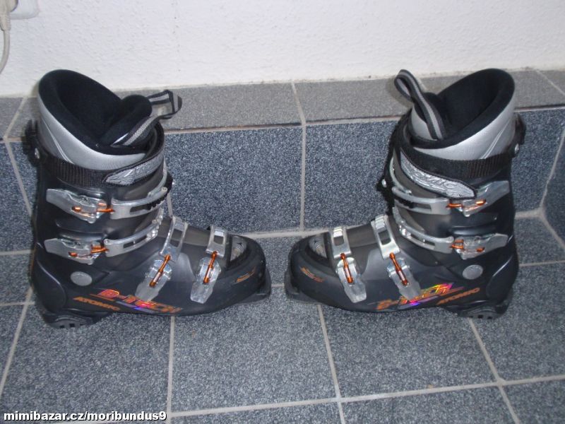 PĚKNÉ VEL.43 LYŽÁKY PŘEZKÁČE ATOMIC BTECH F60