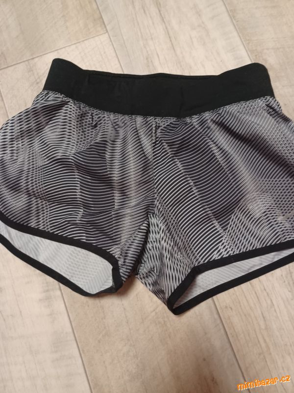 Kraťasy Nike