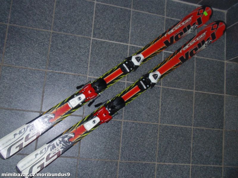 TOP NASERVISOVANÉ 140CM LYŽE CARVY VÖLKL RACETIGER