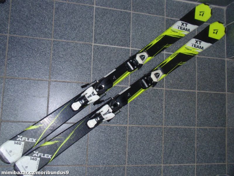 TOP NASERVISOVANÉ 140 CM LYŽE CARVY TEACNO XT TEAM