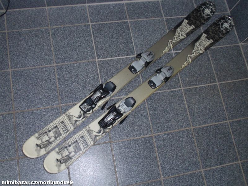 NASERVISOVANÉ FREESTYLE 129 CM LYŽE CARVY K2 JUVY