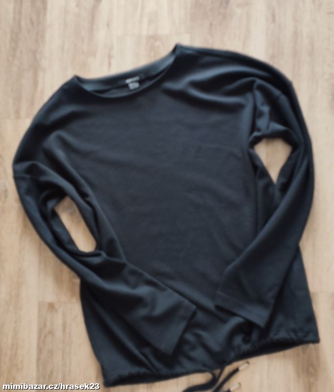 MODNÍ MIKINA SE STAŽENÍM 40