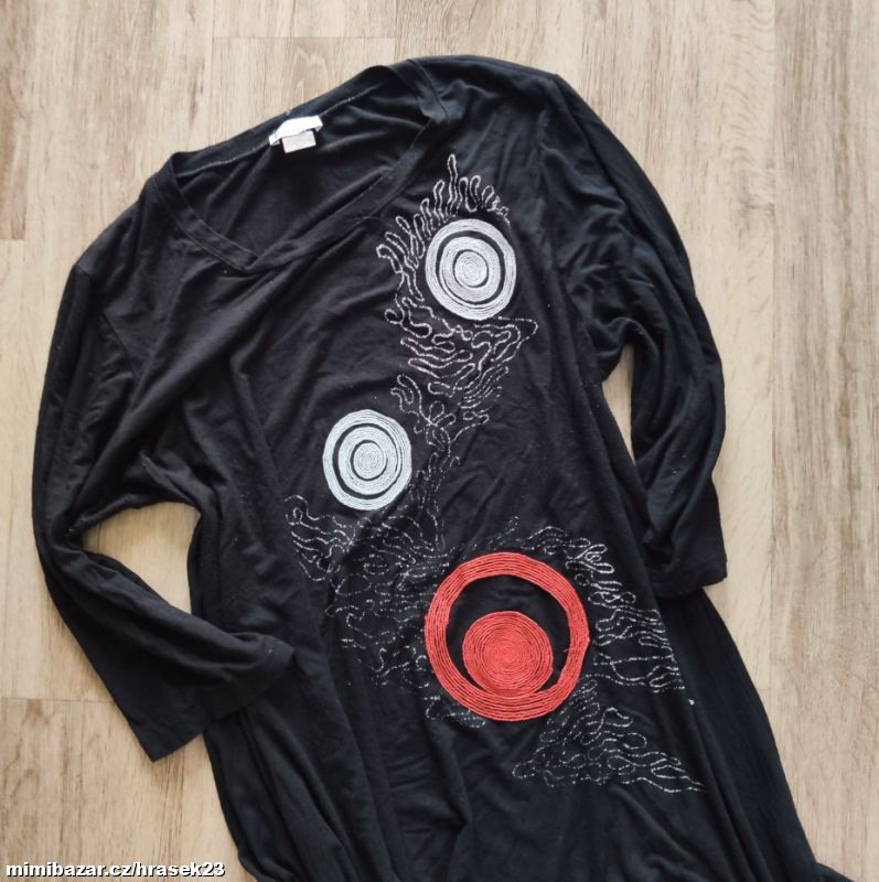 DELŠÍ ZDOBENÁ HALENKA 48