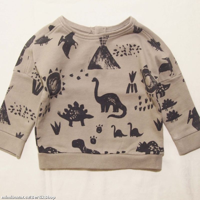 U262. Hnědá slabá mikinka