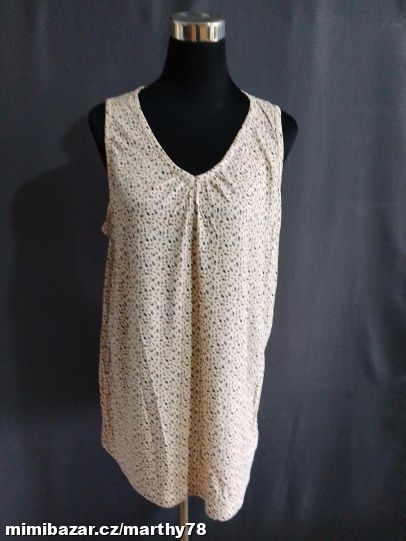 *** KRÁSNÝ DÁMSKÝ VZOROVANÝ TOPÍK, VEL.48/50 ***