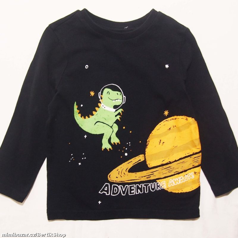 U368. Tričko s vesmírem