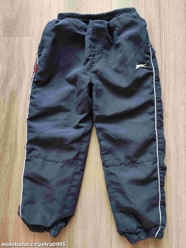 Slabé sportovní kalhoty Slazenger vel. 104