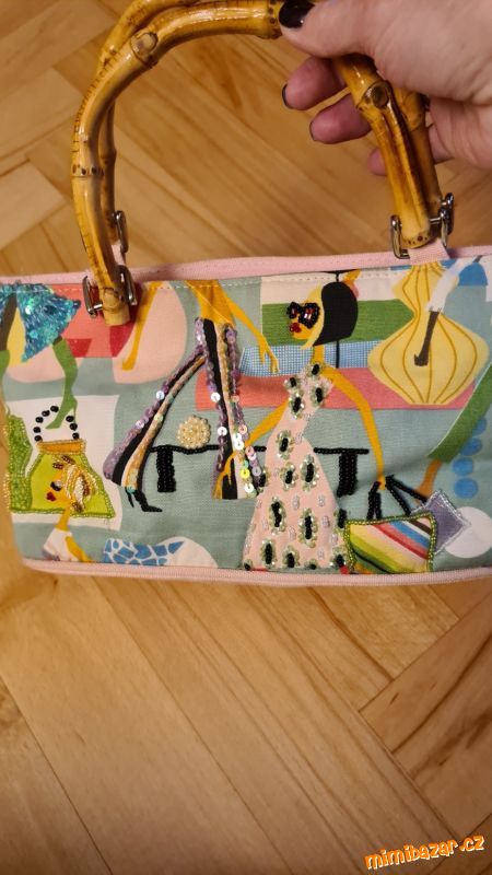 Kabelka s korálky