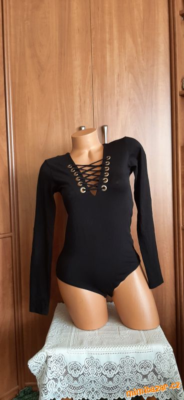 Pěkné černé bavlněné body M