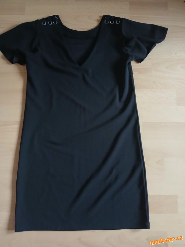 Šaty černé