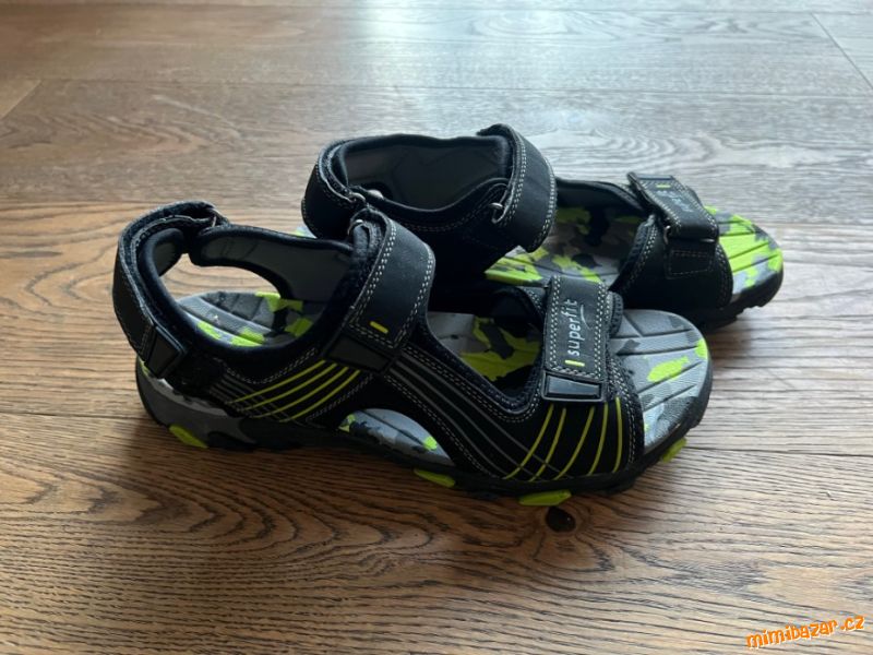 Zánovní sandály SUPERFIT vel 40