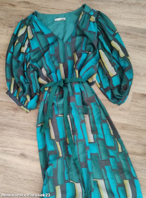 LUXUSNÍ MAXI ŠATY 40