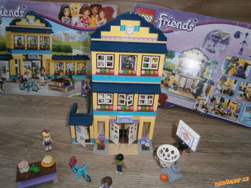 lego friends střední škola