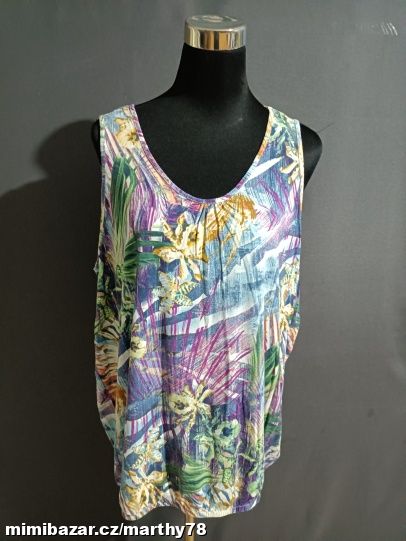 *** KRÁSNÝ DÁMSKÝ VZOROVANÝ TOPÍK, VEL.XL ***