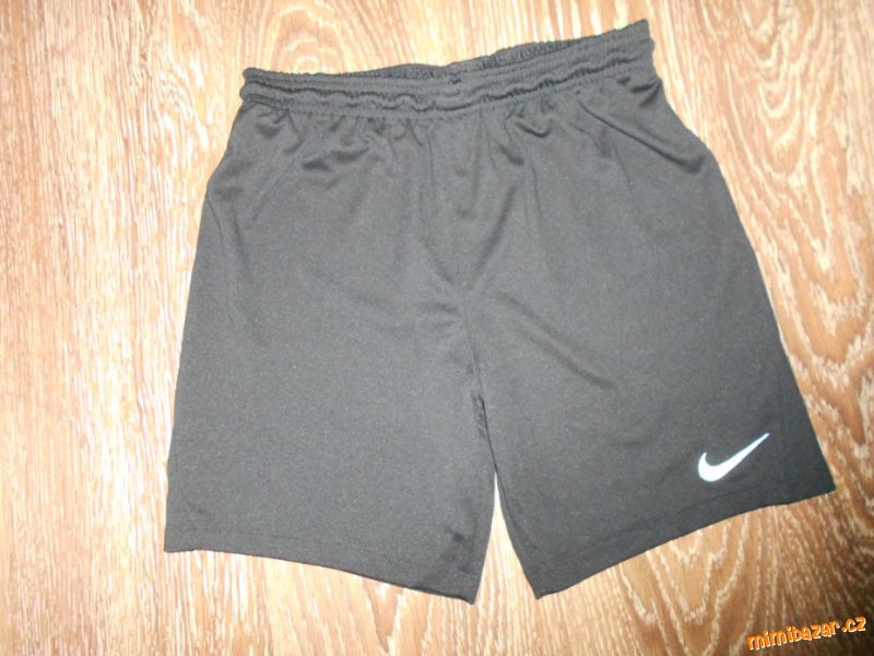N*O*V*É funkční sportovní kraťasy šortky NIKE 158