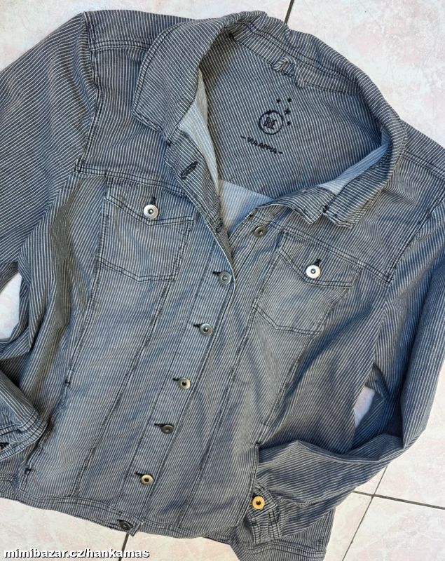 Krásná odlehčená džínová bundička VIA APPIA-46-48)