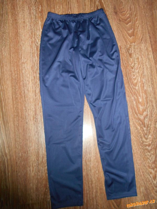 modré sportovní kalhoty tepláky Decathlon 160-166