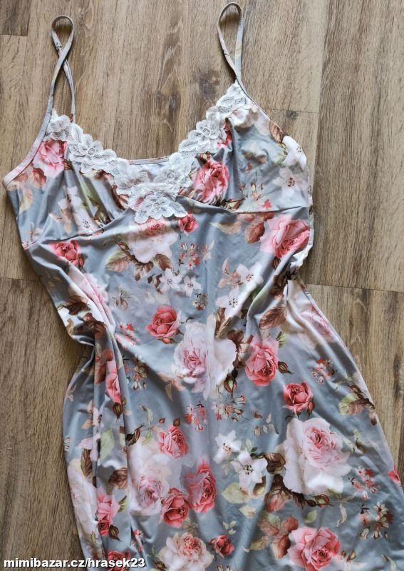 NOČNÍ KOŠILKA S KRAJKOU 44