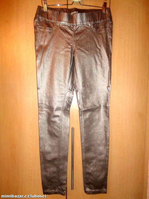 Zlaté pružné džegíny