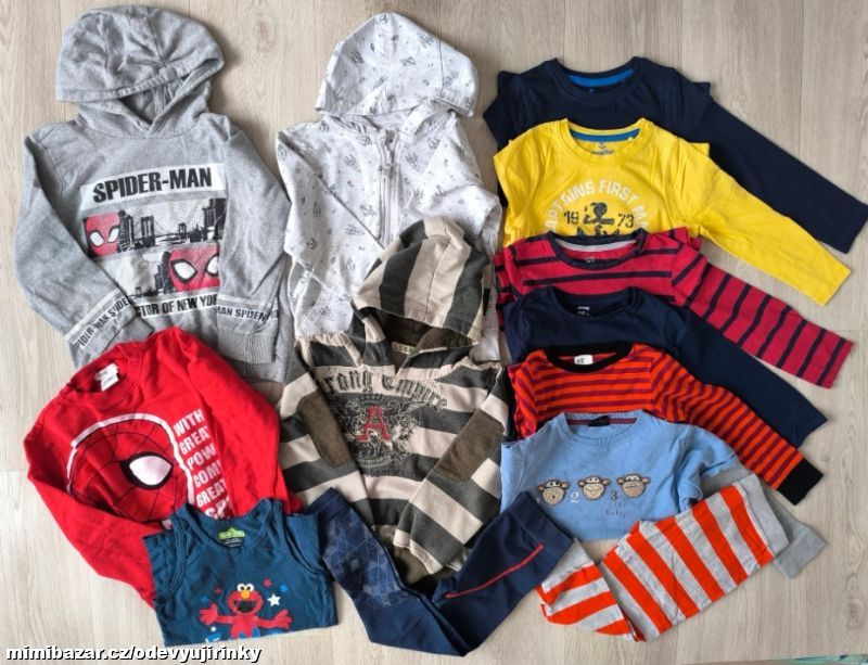 Balík pěkného oblečení 4 - 6 let do školky