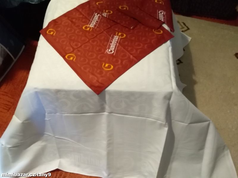 Bílý ubrus Gambrinus